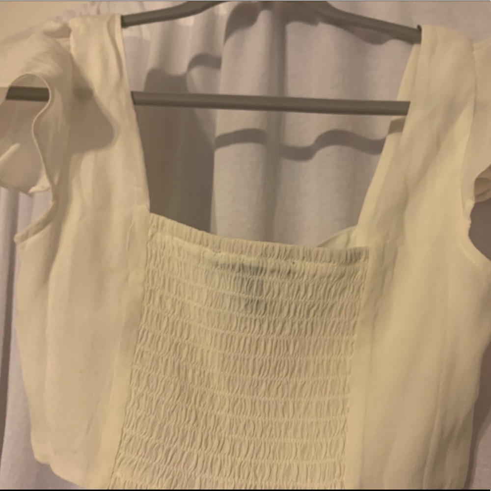 White button crop🤍 - Picture 4 of 4
